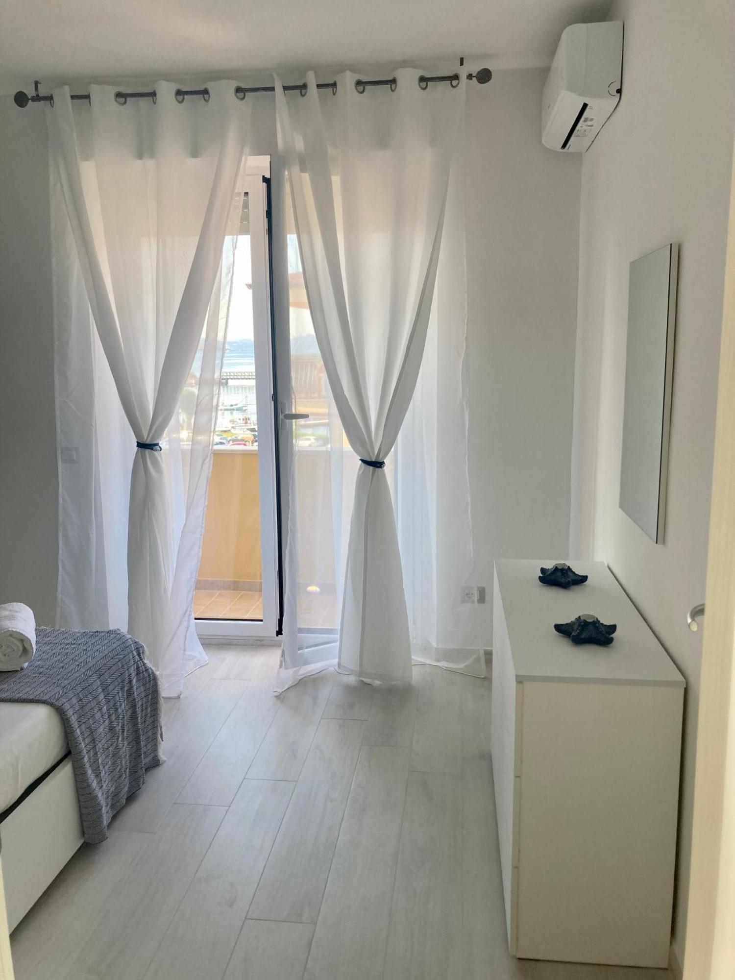 Appartamento Tizzy La Maddalena  Exteriör bild